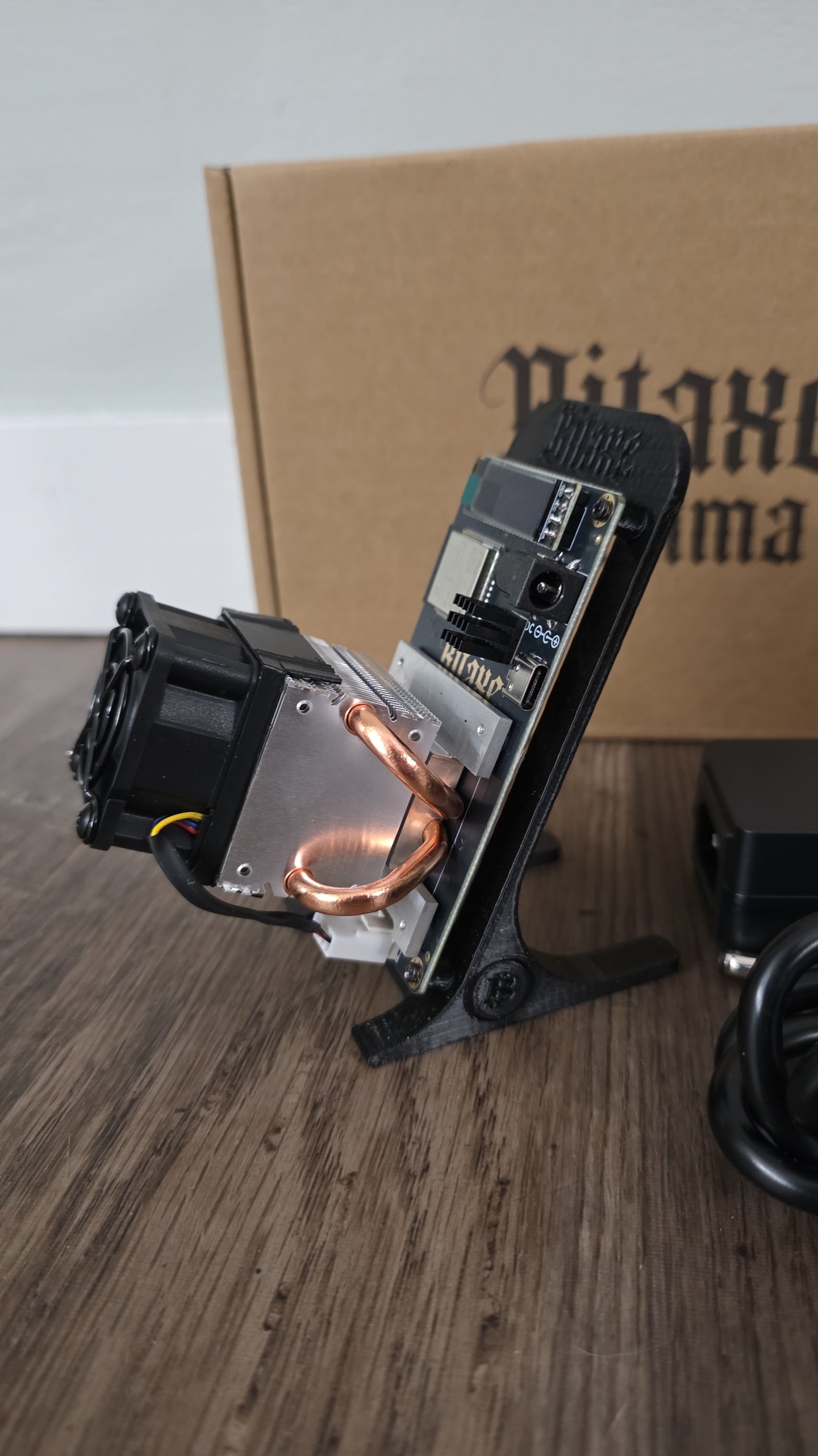 Bitaxe Gamma 601 V2 - 1.5 TH/s - Includes PSU